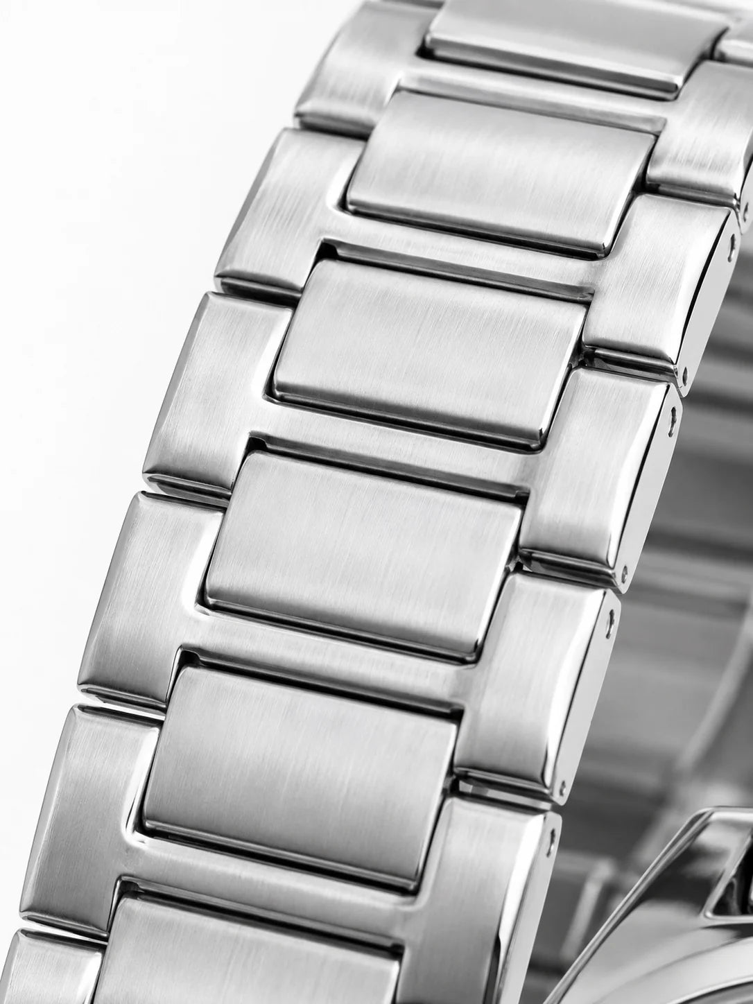 Close-up of the Diamond Blue DB-010 silver stainless steel watch bracelet showing its detailed metal links and finish.